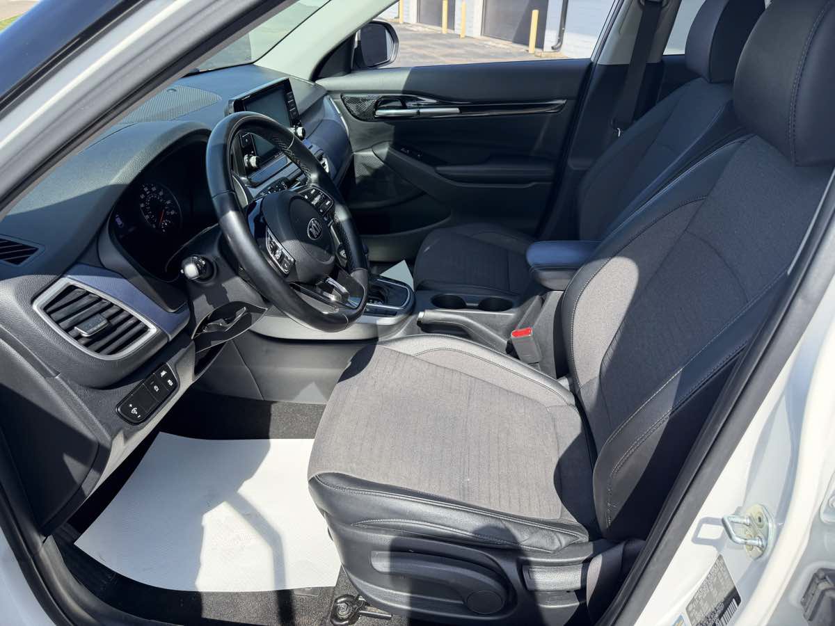Used 2021 Kia Seltos S AWD/4WD image 10