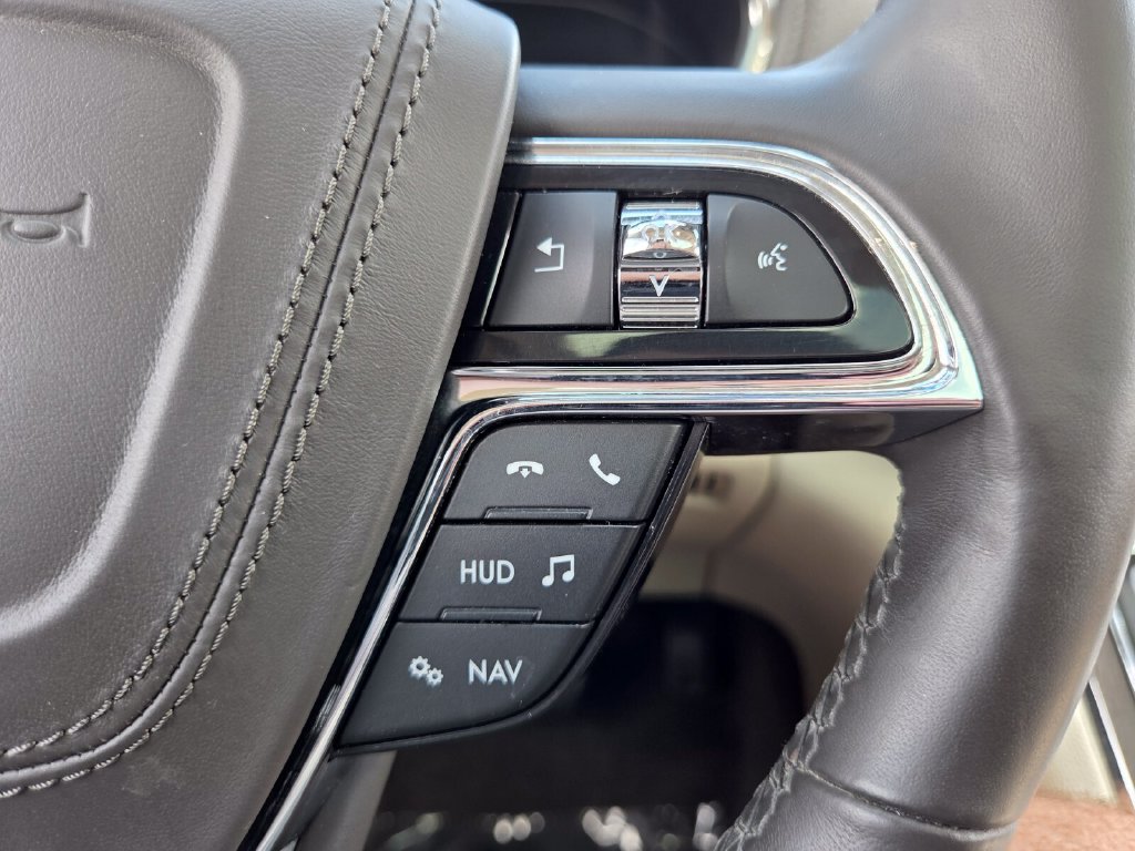 Used 2018 Lincoln Continental Reserve FWD image 20