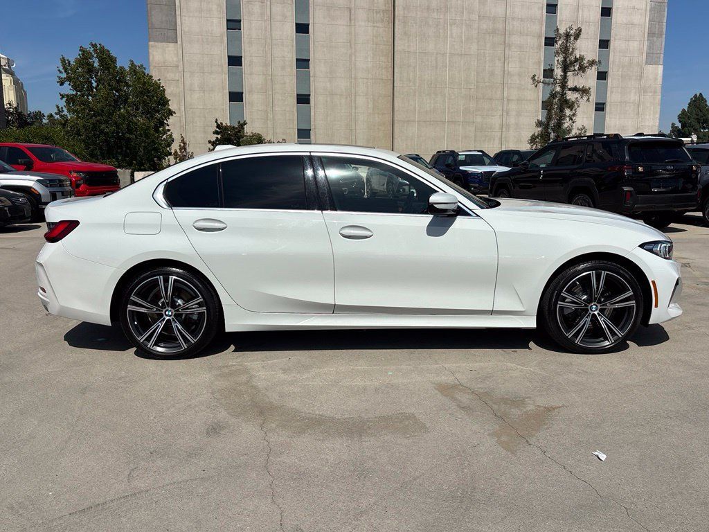 Used 2024 BMW 330i Sedan w/ Convenience Package RWD image 2