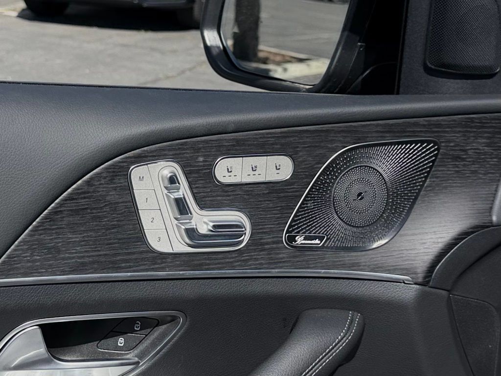 New 2026 Mercedes-Benz GLS 580 4MATIC image 17