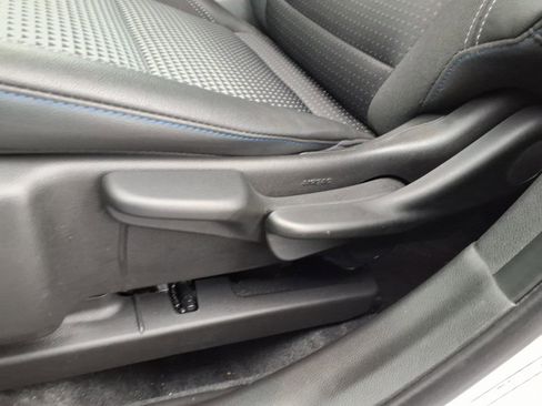 Used 2025 Chevrolet Trax LT w/ LT Convenience Package image 12