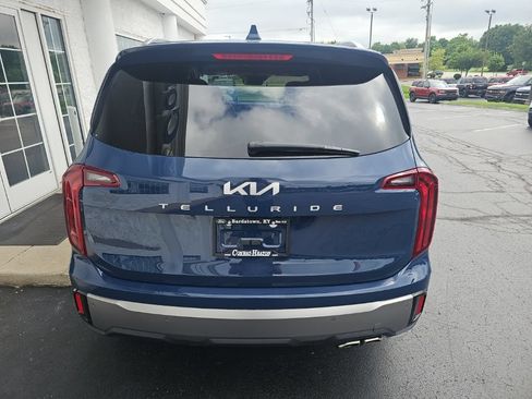 Used 2025 Kia Telluride S FWD image 5