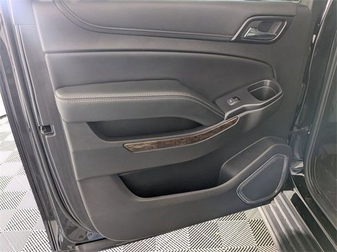 Used 2020 Chevrolet Suburban LT image 28