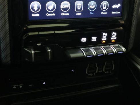 Used 2019 RAM 2500 Limited image 28