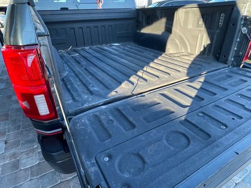 Used 2018 Ford F150 Lariat w/ Equipment Group 502A Luxury AWD/4WD image 18