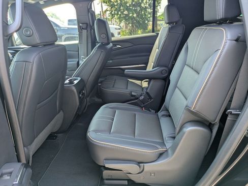 New 2026 Chevrolet Traverse High Country FWD image 16