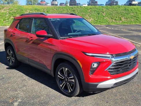 New 2026 Chevrolet TrailBlazer LT w/ LT Cold Weather Package FWD image 16