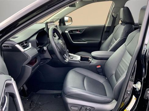 Used 2024 Toyota RAV4 Limited image 18