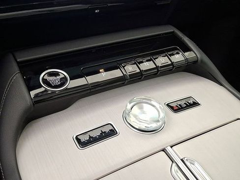 New 2025 Lincoln Navigator L Reserve AWD/4WD image 15