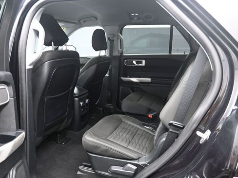 Used 2020 Ford Explorer XLT w/ Comfort Package image 23
