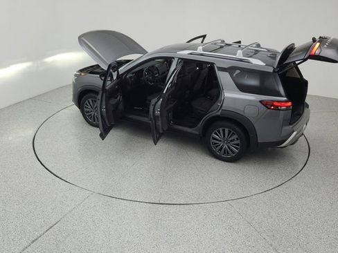 Used 2025 Nissan Pathfinder SL w/ SL Premium Package image 20