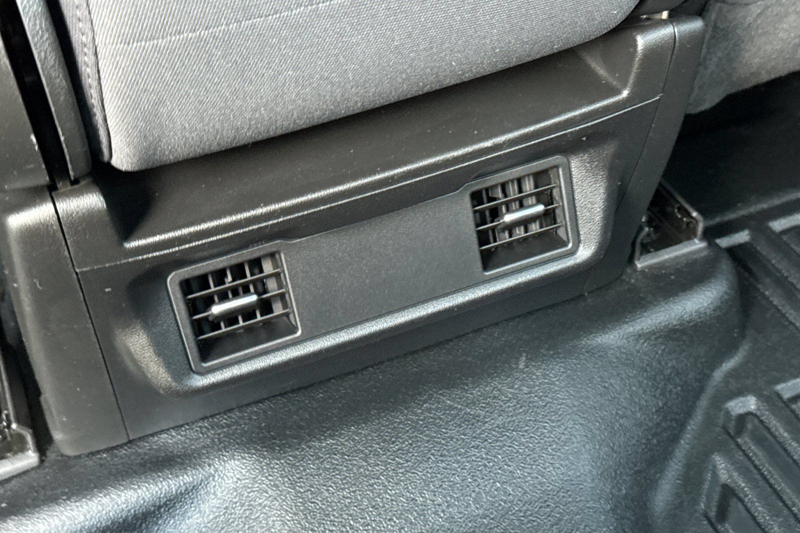 Used 2022 Chevrolet Silverado 1500 W/T RWD image 13