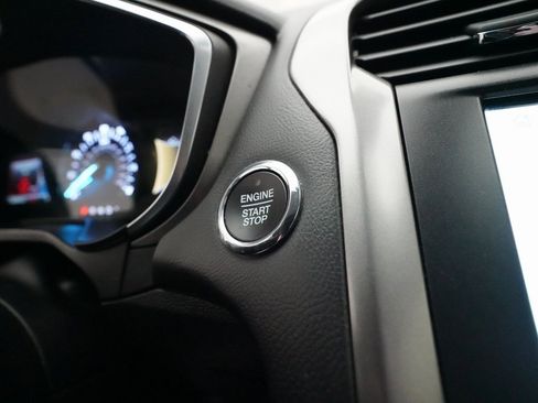 Used 2020 Ford Fusion SE image 30