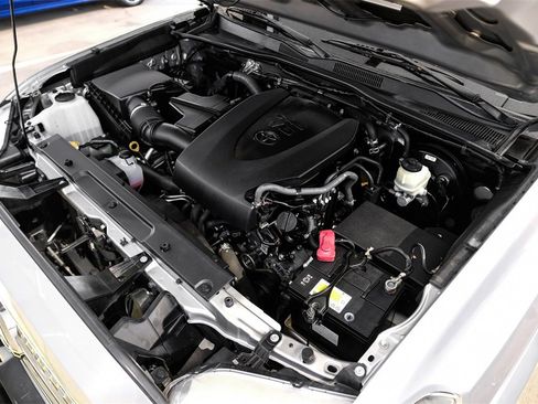 Used 2016 Toyota Tacoma TRD Sport w/ Towing Package image 46