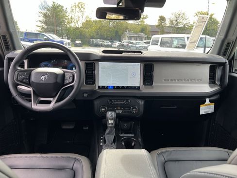 New 2025 Ford Bronco Outer Banks image 23