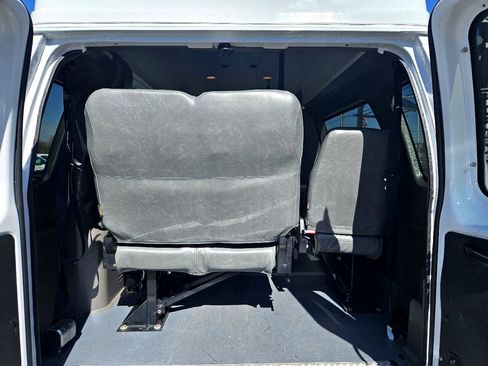 Used 2014 Ford E-350 and Econoline 350 Extended Super Duty w/ Power Group image 17