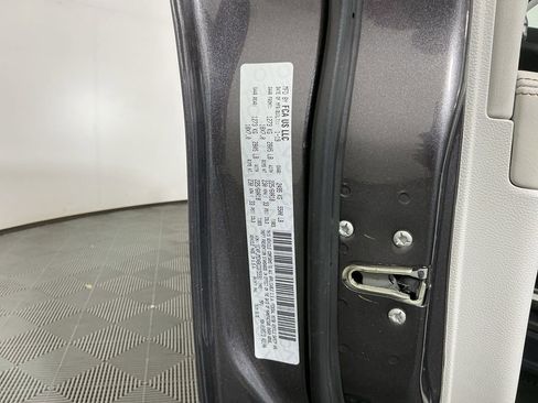 Used 2019 Jeep Cherokee Limited AWD/4WD image 31