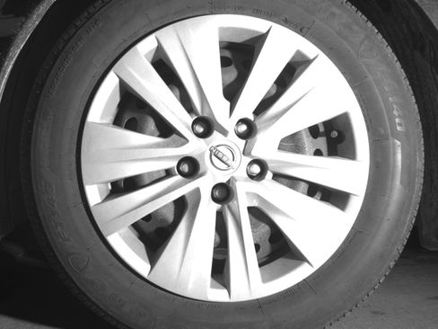 Used 2025 Nissan Sentra S image 12