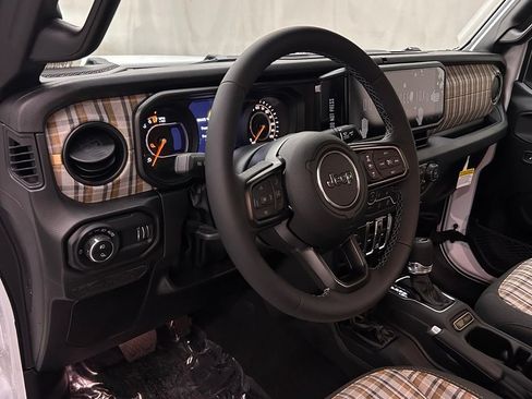 New 2026 Jeep Gladiator Sport AWD/4WD image 11