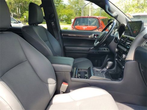 Used 2023 Lexus GX 460 Premium w/ Premium Package image 35