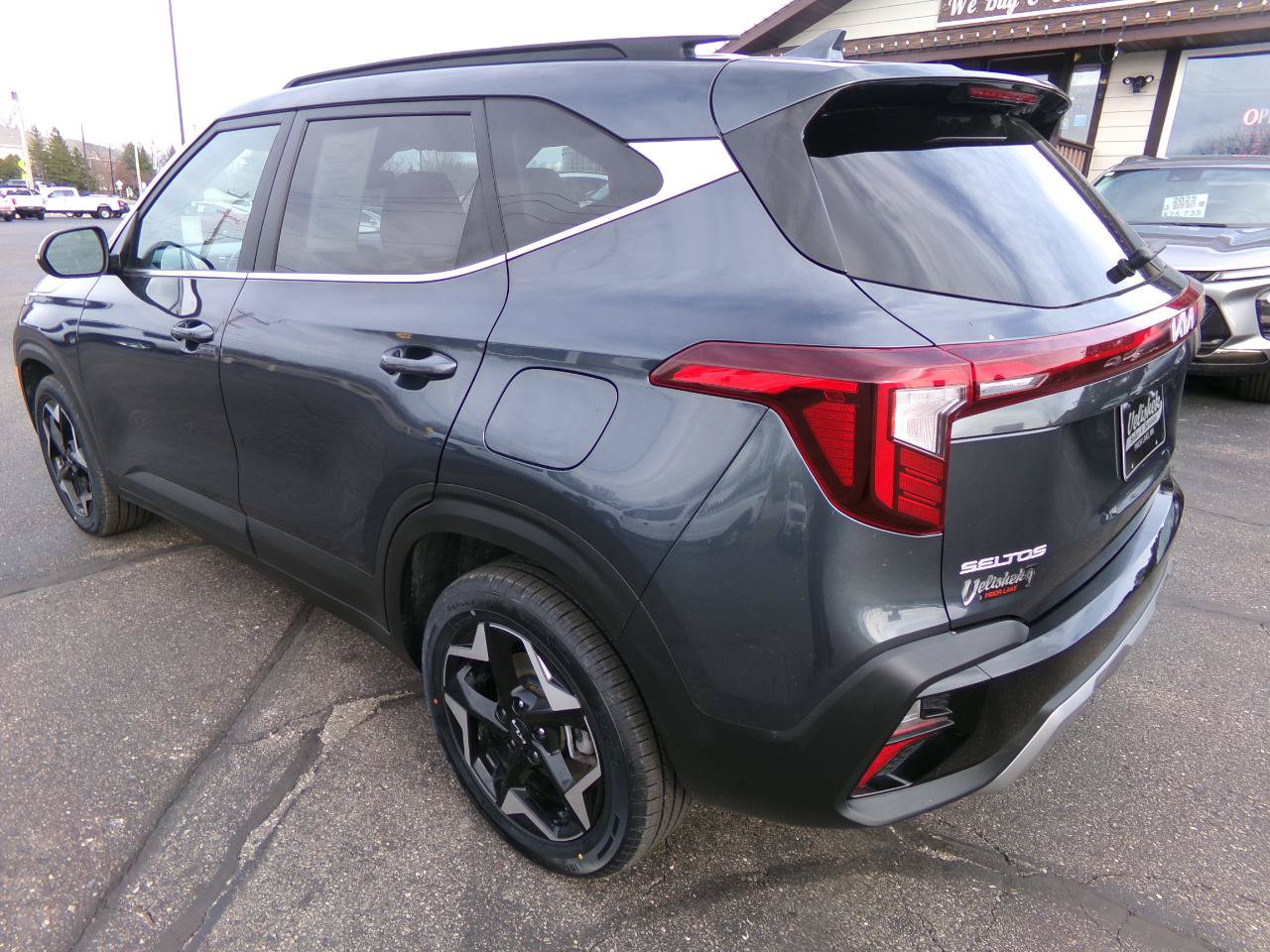 Used 2024 Kia Seltos EX AWD/4WD image 5