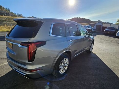 Used 2024 Cadillac XT6 Luxury w/ LPO, Floor Liner Package AWD/4WD image 8