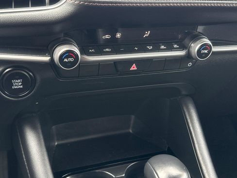 Used 2024 MAZDA MAZDA3 s FWD image 22