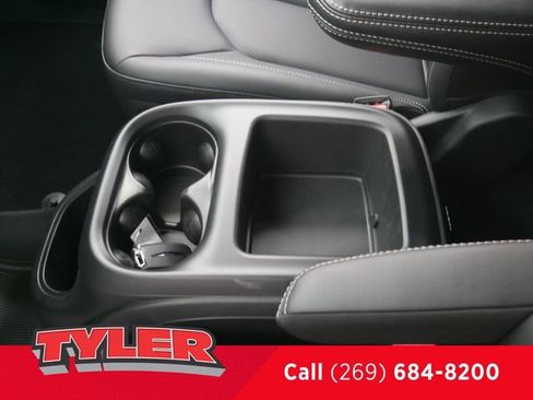 New 2026 Chrysler Pacifica Select image 36