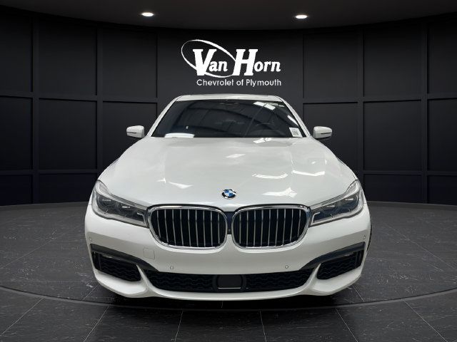 Used 2019 BMW 750i xDrive AWD/4WD image 2