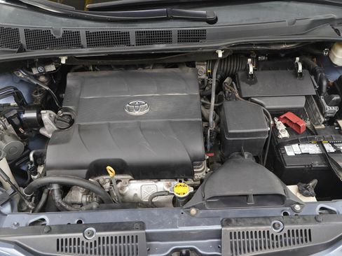 Used 2016 Toyota Sienna LE FWD image 31