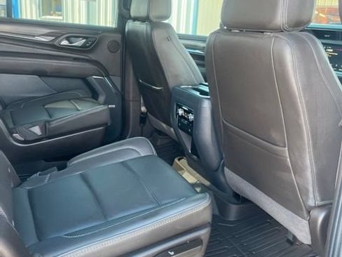 Used 2023 GMC Yukon Denali w/ LPO, Floor Liner Package AWD/4WD image 11