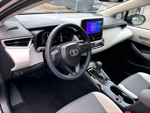 Used 2026 Toyota Corolla LE FWD image 17