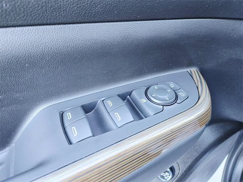 Certified 2023 GMC Acadia SLE w/ Driver Convenience Package image 37