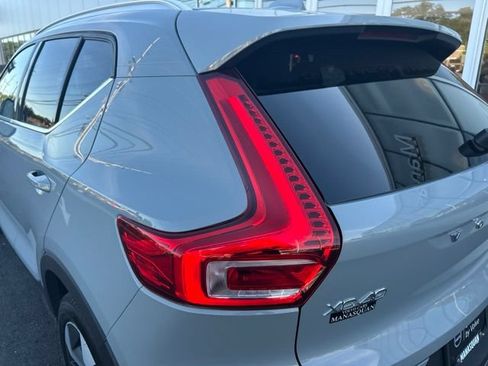 Certified 2025 Volvo XC40 B5 Plus AWD/4WD image 10