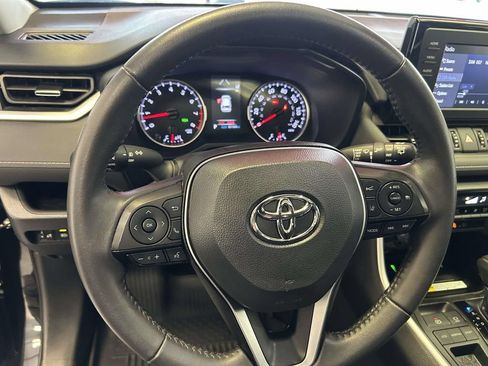 Used 2022 Toyota RAV4 XLE Premium FWD image 20