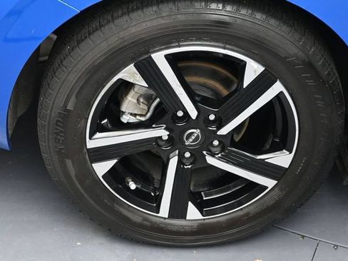 Used 2025 Nissan Sentra SV FWD image 5