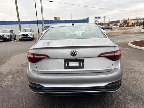 Used 2024 Volkswagen Jetta SE FWD image 7