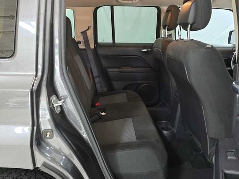 Used 2017 Jeep Patriot Sport w/ Power Value Group AWD/4WD image 12