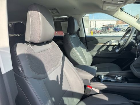 New 2026 Ford Explorer Active w/ Active Comfort Package image 18