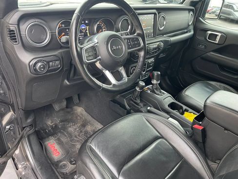Used 2020 Jeep Gladiator Overland AWD/4WD image 5