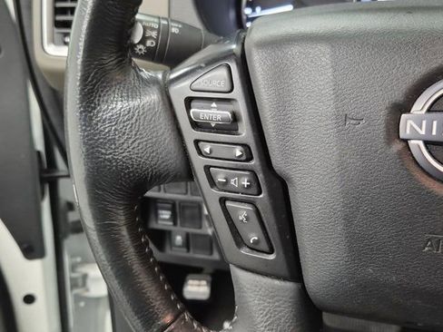 Used 2022 Nissan Frontier SV image 23