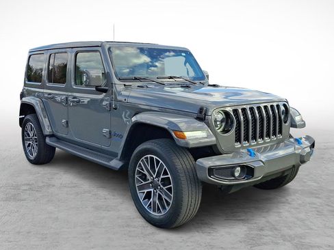 Used 2023 Jeep Wrangler Unlimited Sahara image 7