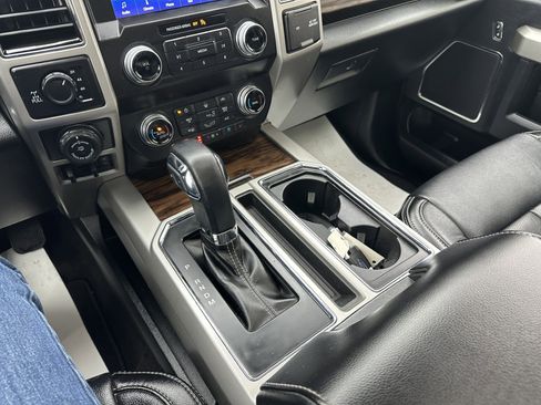 Used 2020 Ford F150 Lariat w/ Equipment Group 502A Luxury AWD/4WD image 13