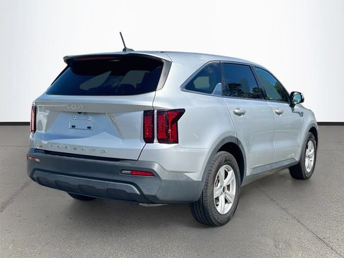 Used 2022 Kia Sorento LX FWD image 7