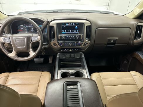 Used 2019 GMC Sierra 2500 Denali w/ Duramax Plus Package image 4