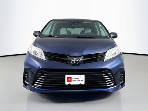 Certified 2020 Toyota Sienna L FWD image 2