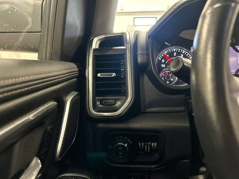 Used 2022 RAM 1500 Laramie AWD/4WD image 19