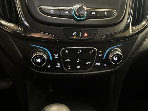 Used 2023 Chevrolet Equinox RS image 27