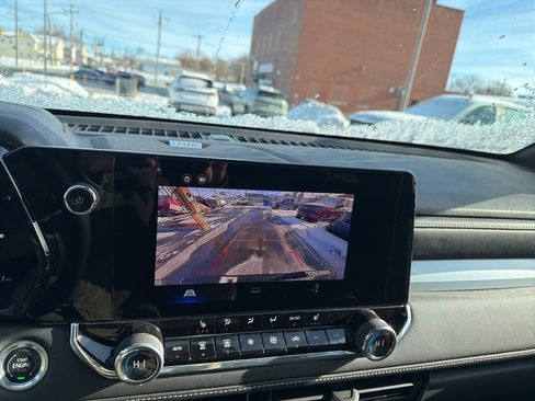 Used 2024 Chevrolet Colorado LT w/ LT Convenience Package III image 29