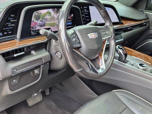 Used 2021 Cadillac Escalade Premium Luxury RWD image 9